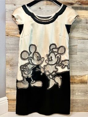NWT 🆕 Vivienne Tam Black & Cream, Satin/Lace Graphic Dress, Designer, RARE find!
